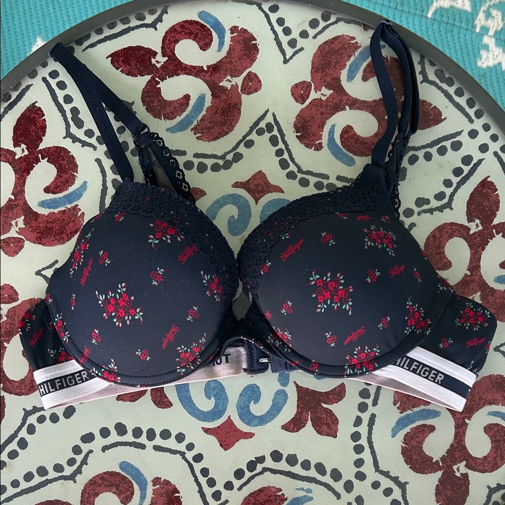 Tommy Hilfiger Women's Navy Floral Bra